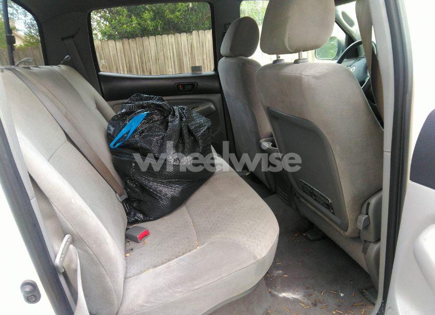 Photo 8 of 2005 Toyota Tacoma DBL CAB PRERUNNER LNG BED (VIN 5TEKU72N05Z062827)