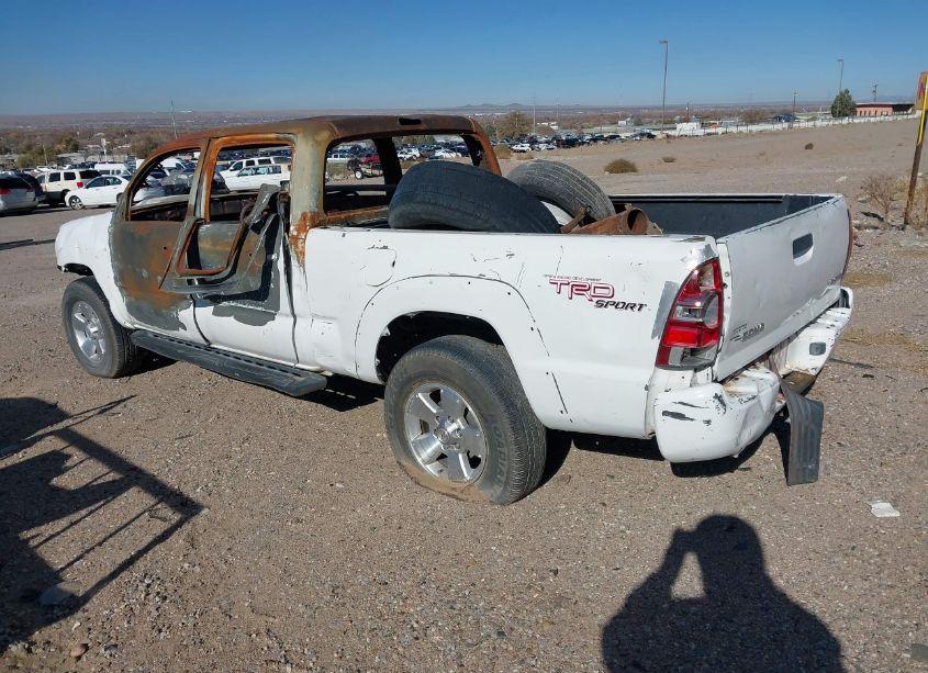 Photo 3 of 2005 Toyota Tacoma DBL CAB PRERUNNER LNG BED (VIN 5TEKU72N15Z129533)