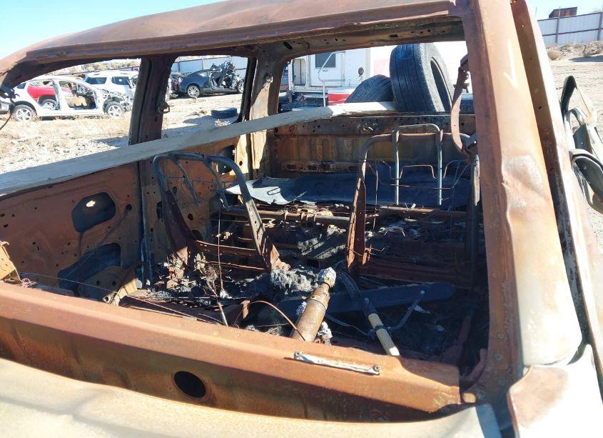 Photo 6 of 2005 Toyota Tacoma DBL CAB PRERUNNER LNG BED (VIN 5TEKU72N15Z129533)