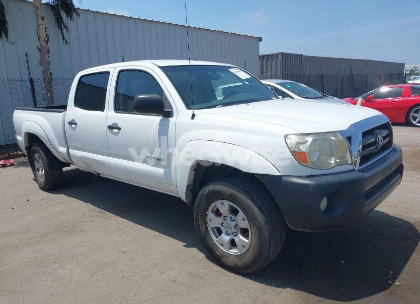 2005 Toyota Tacoma PRERUNNER V6 (VIN 5TEKU72N15Z137616) main photo