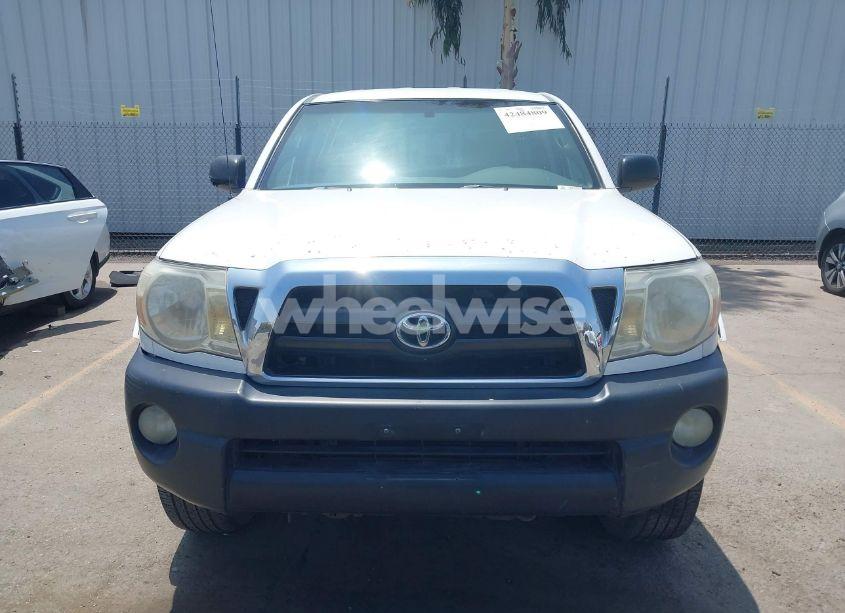 Photo 13 of 2005 Toyota Tacoma PRERUNNER V6 (VIN 5TEKU72N15Z137616)