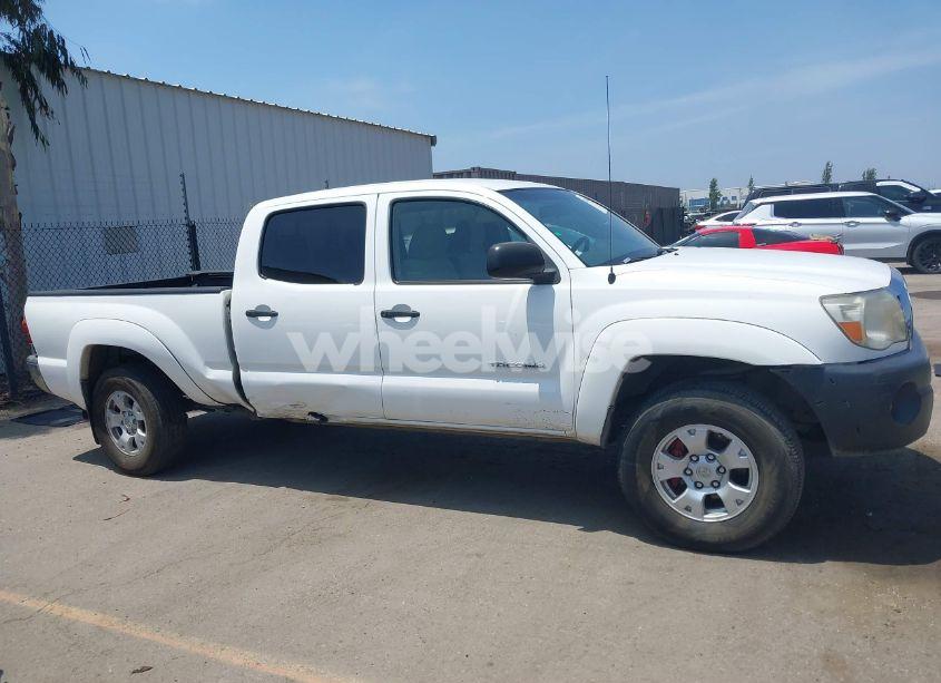 Photo 14 of 2005 Toyota Tacoma PRERUNNER V6 (VIN 5TEKU72N15Z137616)