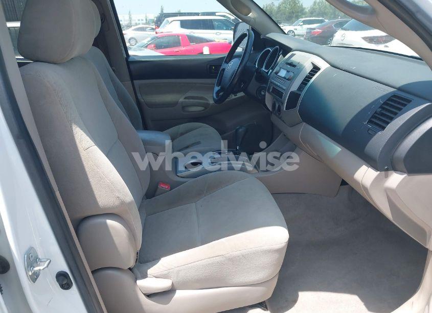 Photo 5 of 2005 Toyota Tacoma PRERUNNER V6 (VIN 5TEKU72N15Z137616)