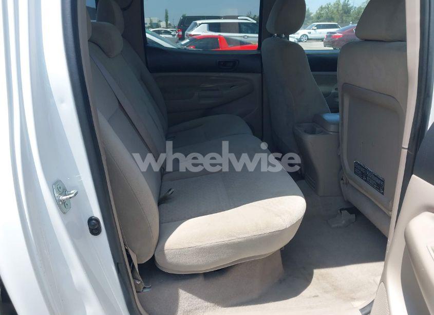 Photo 8 of 2005 Toyota Tacoma PRERUNNER V6 (VIN 5TEKU72N15Z137616)