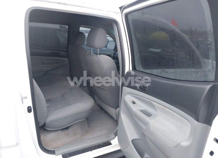 Photo 8 of 2005 Toyota Tacoma DOUBLE CAB (VIN 5TELU42N05Z063916)