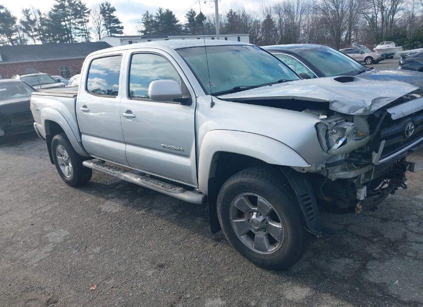 2006 Toyota Tacoma DOUBLE CAB (VIN 5TELU42N06Z198895) main photo