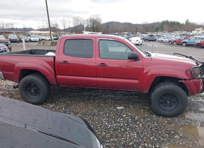 Photo 14 of 2005 Toyota Tacoma DOUBLE CAB (VIN 5TELU42N15Z025028)