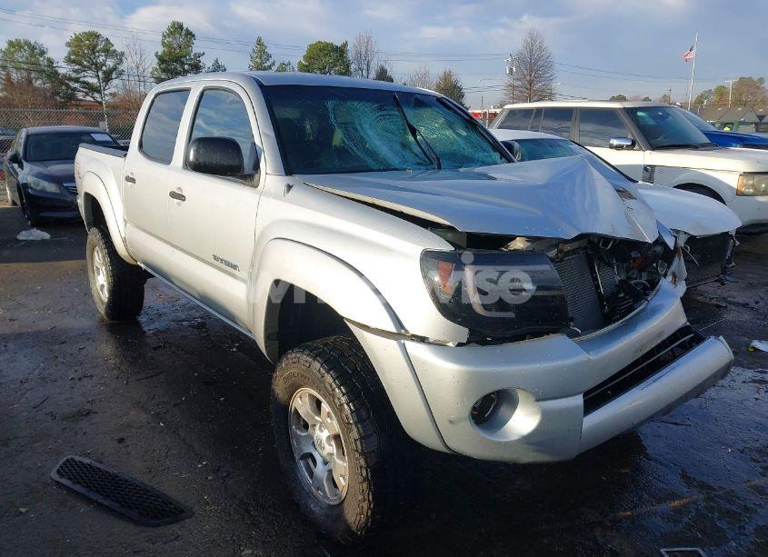 2006 Toyota Tacoma DOUBLE CAB (VIN 5TELU42N16Z153920) main photo