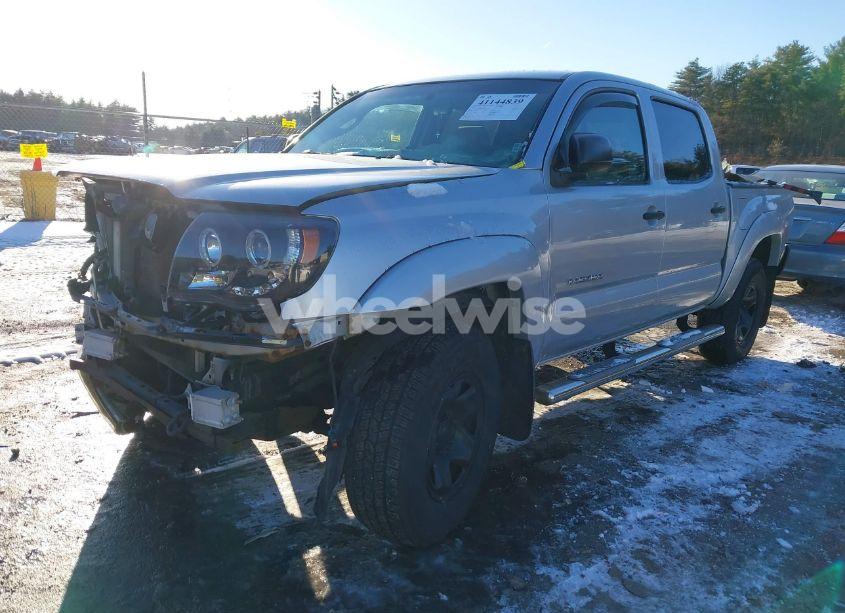 Photo 2 of 2005 Toyota Tacoma BASE V6 (VIN 5TELU42N25Z126207)