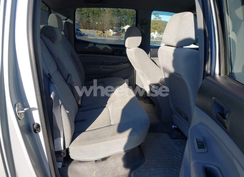 Photo 8 of 2005 Toyota Tacoma BASE V6 (VIN 5TELU42N25Z126207)