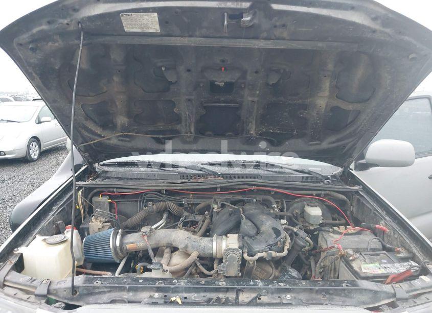 Photo 10 of 2005 Toyota Tacoma DOUBLE CAB (VIN 5TELU42N45Z065006)