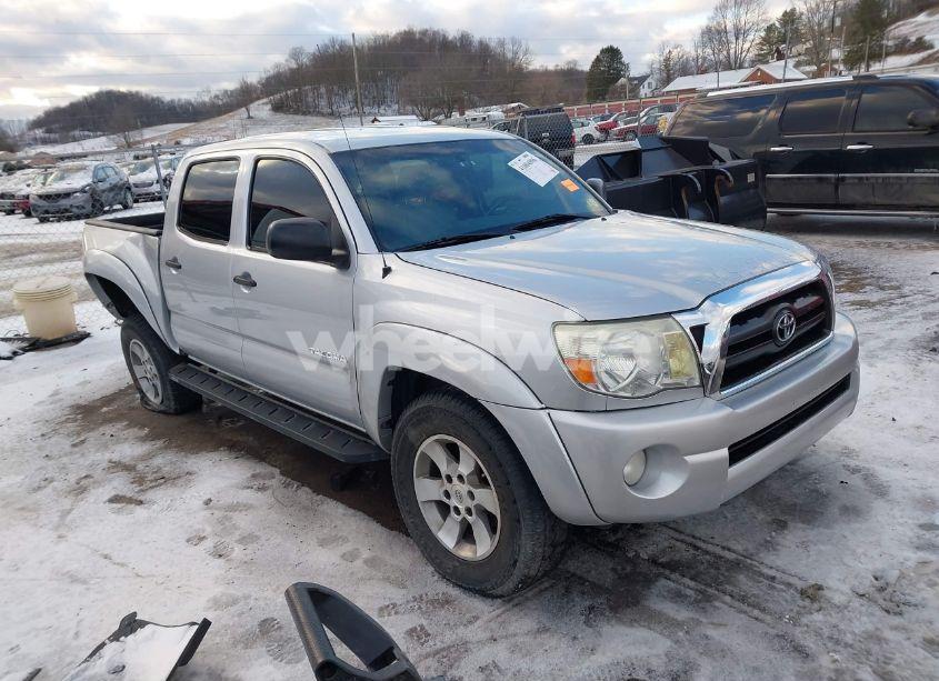 2005 Toyota Tacoma DOUBLE CAB (VIN 5TELU42N45Z088253) main photo