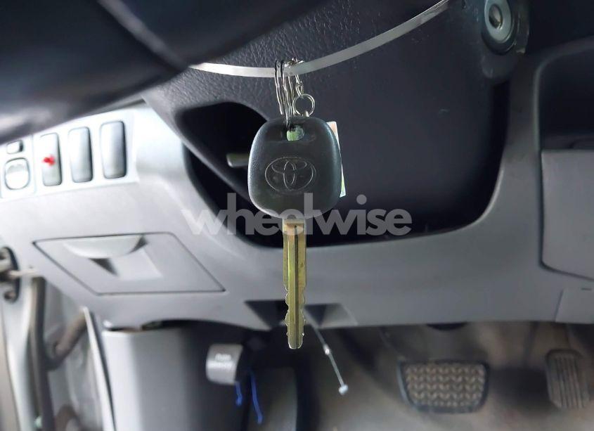 Photo 11 of 2005 Toyota Tacoma DOUBLE CAB (VIN 5TELU42N45Z088253)