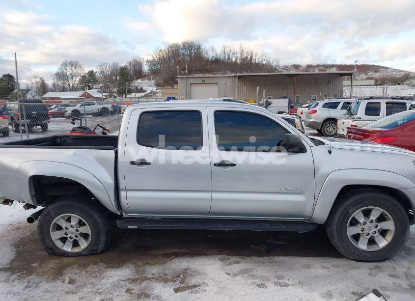 Photo 13 of 2005 Toyota Tacoma DOUBLE CAB (VIN 5TELU42N45Z088253)