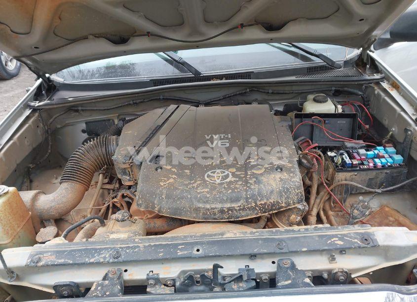 Photo 10 of 2005 Toyota Tacoma DOUBLE CAB (VIN 5TELU42N55Z069789)
