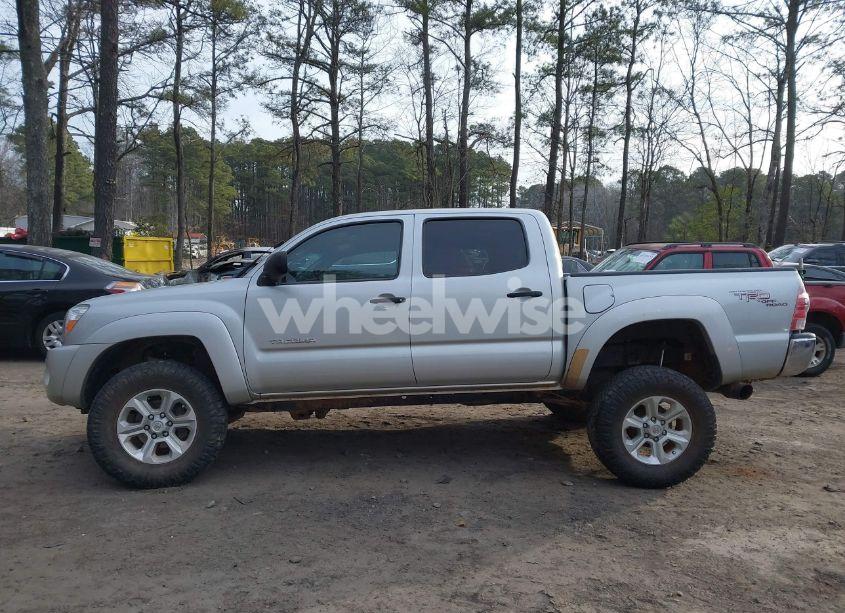 Photo 13 of 2005 Toyota Tacoma DOUBLE CAB (VIN 5TELU42N55Z069789)