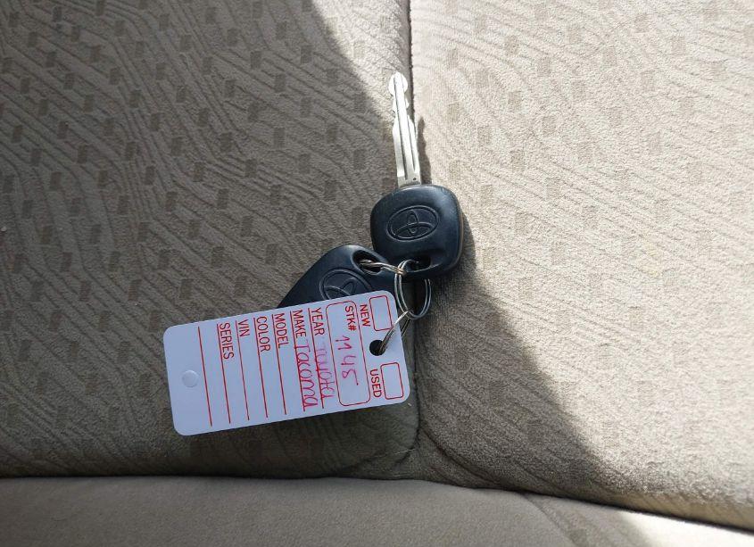 Photo 11 of 2006 Toyota Tacoma BASE V6 (VIN 5TELU42N56Z168419)