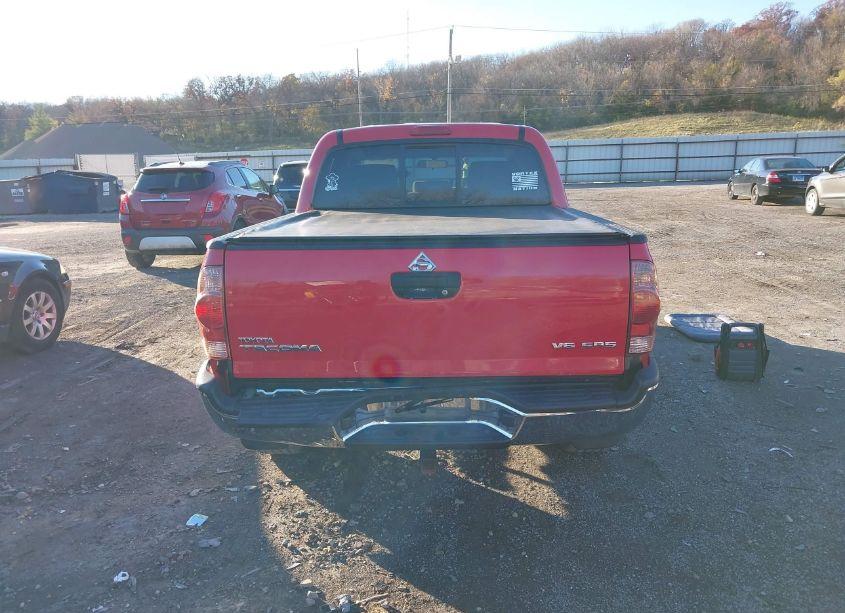 Photo 16 of 2005 Toyota Tacoma BASE V6 (VIN 5TELU42N65Z037790)