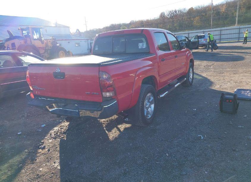 Photo 4 of 2005 Toyota Tacoma BASE V6 (VIN 5TELU42N65Z037790)