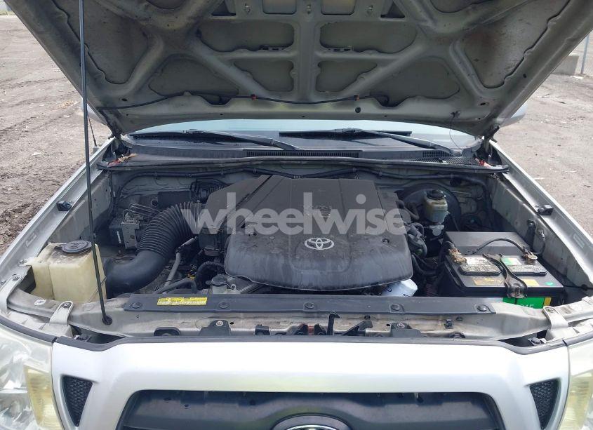 Photo 10 of 2005 Toyota Tacoma BASE V6 (VIN 5TELU42N85Z104762)