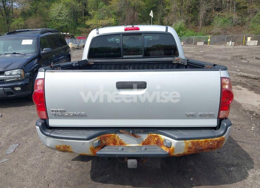 Photo 16 of 2005 Toyota Tacoma BASE V6 (VIN 5TELU42N85Z104762)