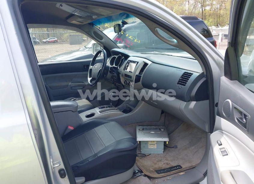 Photo 5 of 2005 Toyota Tacoma BASE V6 (VIN 5TELU42N85Z104762)
