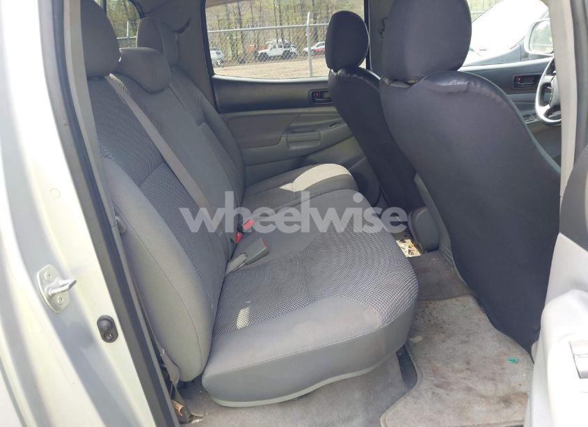 Photo 8 of 2005 Toyota Tacoma BASE V6 (VIN 5TELU42N85Z104762)