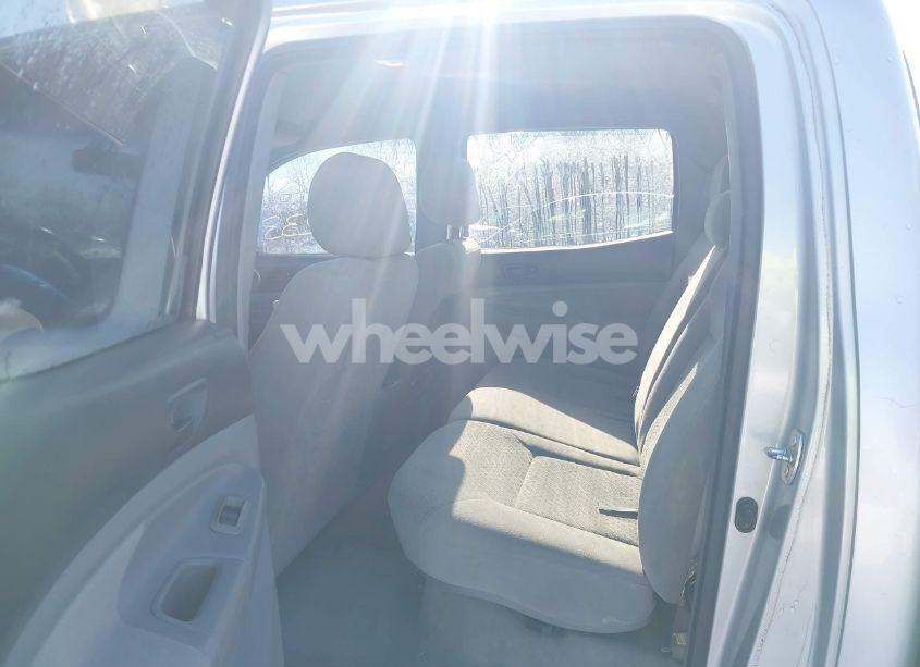 Photo 8 of 2005 Toyota Tacoma BASE V6 (VIN 5TELU42N85Z130973)