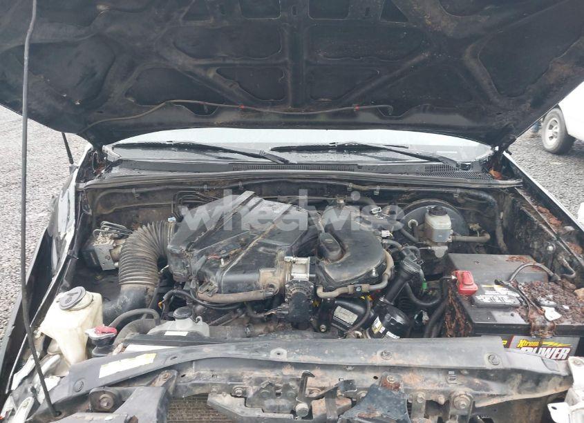Photo 10 of 2005 Toyota Tacoma BASE V6 (VIN 5TELU42N85Z143206)