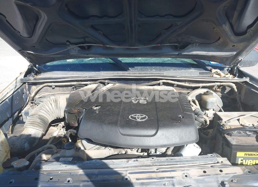 Photo 10 of 2005 Toyota Tacoma BASE V6 (VIN 5TELU42NX5Z085745)