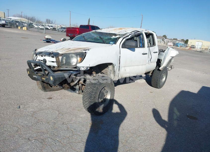 Photo 2 of 2005 Toyota Tacoma BASE V6 (VIN 5TELU42NX5Z085745)