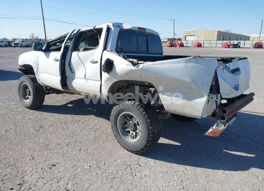 Photo 3 of 2005 Toyota Tacoma BASE V6 (VIN 5TELU42NX5Z085745)