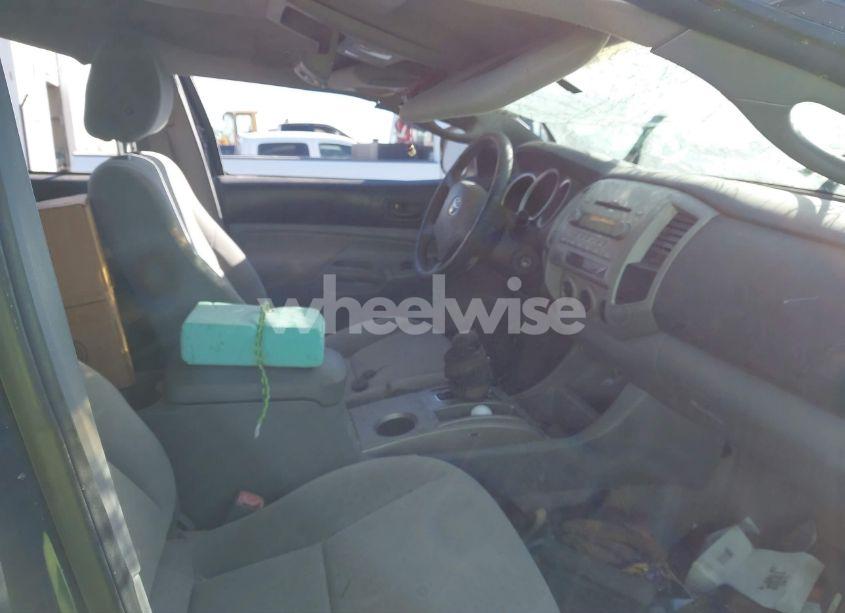 Photo 5 of 2005 Toyota Tacoma BASE V6 (VIN 5TELU42NX5Z085745)