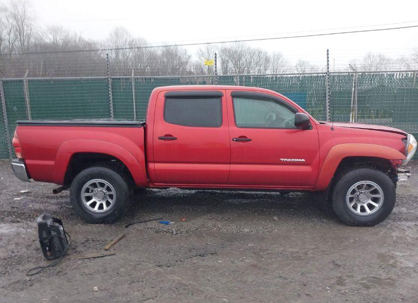 Photo 14 of 2005 Toyota Tacoma BASE V6 (VIN 5TELU42NX5Z092405)