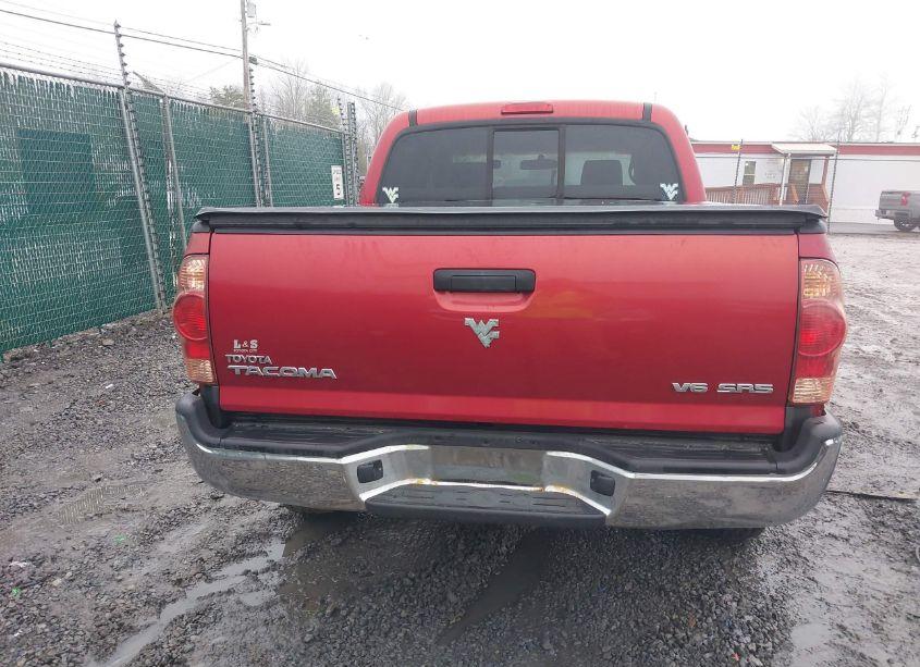 Photo 17 of 2005 Toyota Tacoma BASE V6 (VIN 5TELU42NX5Z092405)