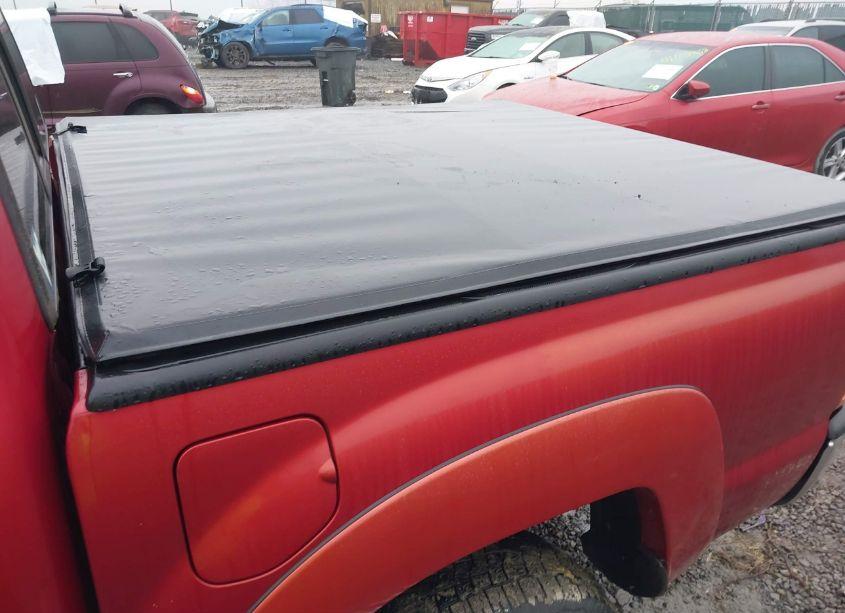Photo 18 of 2005 Toyota Tacoma BASE V6 (VIN 5TELU42NX5Z092405)