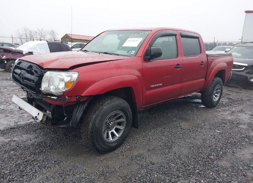Photo 2 of 2005 Toyota Tacoma BASE V6 (VIN 5TELU42NX5Z092405)