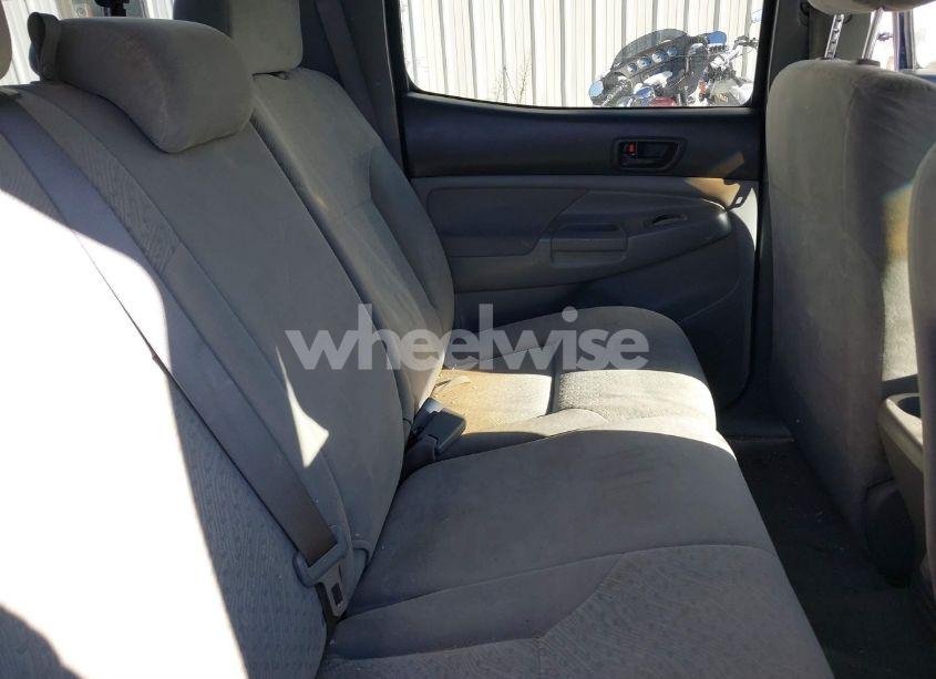 Photo 8 of 2005 Toyota Tacoma BASE V6 (VIN 5TELU42NX5Z113494)