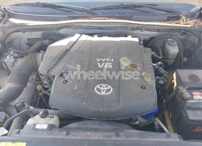 Photo 10 of 2005 Toyota Tacoma BASE V6 (VIN 5TEMU52N85Z023934)