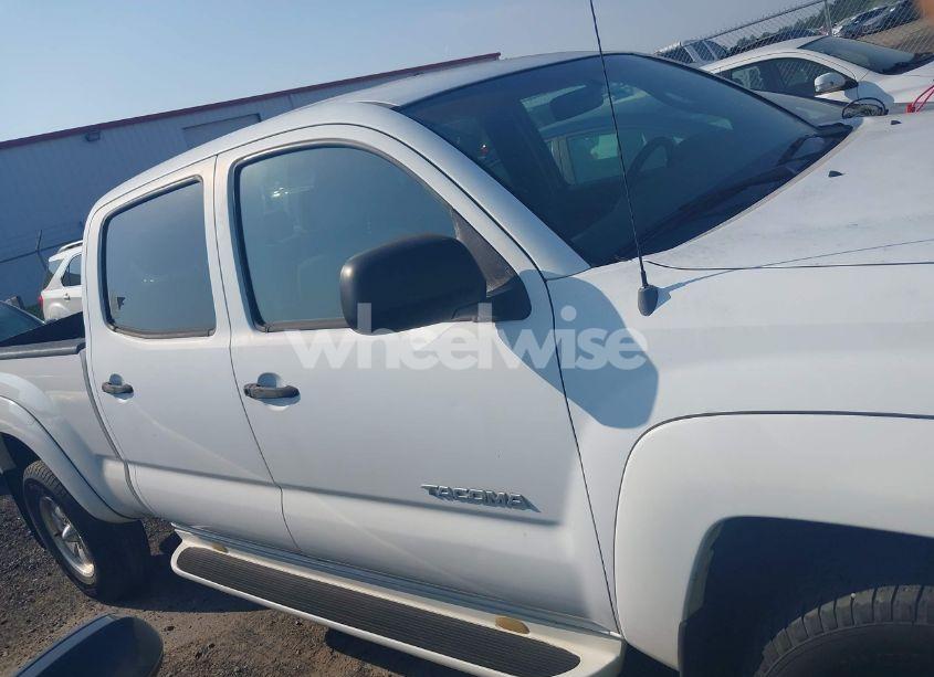 Photo 13 of 2005 Toyota Tacoma BASE V6 (VIN 5TEMU52N85Z023934)