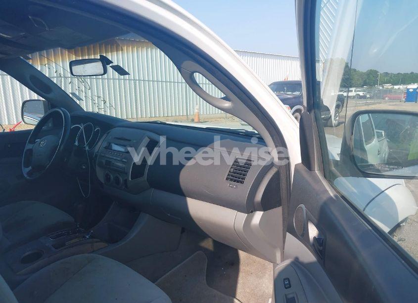 Photo 5 of 2005 Toyota Tacoma BASE V6 (VIN 5TEMU52N85Z023934)