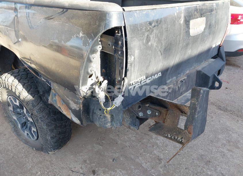Photo 6 of 2005 Toyota Tacoma BASE V6 (VIN 5TEMU52N95Z132886)