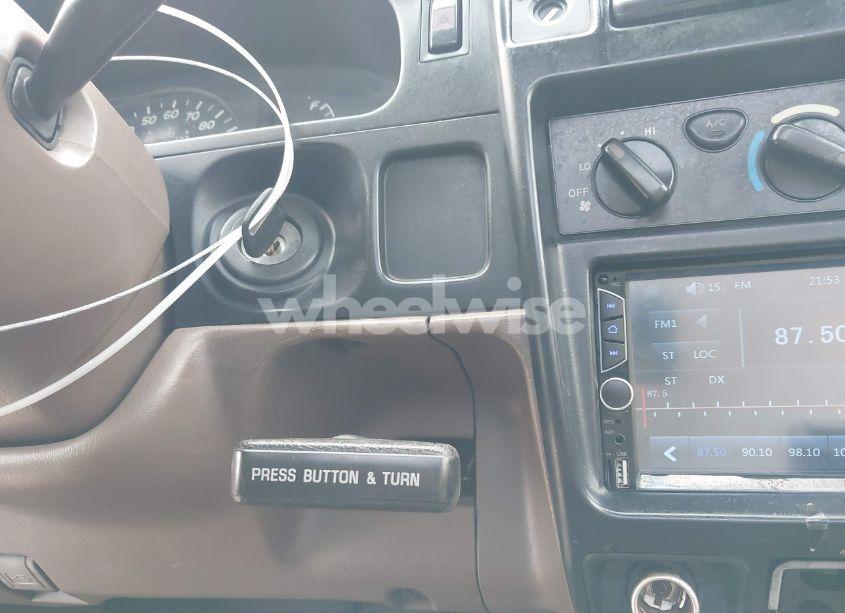 Photo 11 of 2001 Toyota Tacoma (VIN 5TENL42N01Z825907)