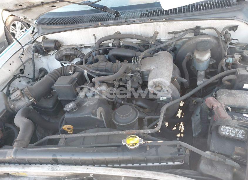 Photo 10 of 2001 Toyota Tacoma (VIN 5TENL42N01Z867641)