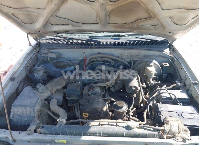 Photo 10 of 2004 Toyota Tacoma (VIN 5TENL42N04Z331325)