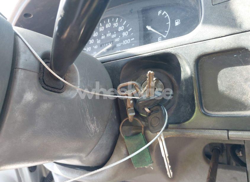 Photo 11 of 2004 Toyota Tacoma (VIN 5TENL42N04Z331325)