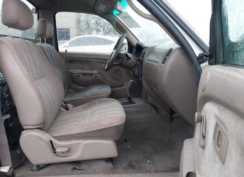 Photo 5 of 2004 Toyota Tacoma (VIN 5TENL42N04Z332717)
