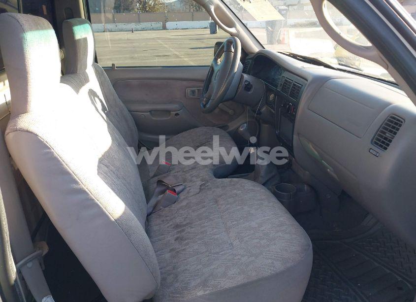 Photo 5 of 2004 Toyota Tacoma (VIN 5TENL42N04Z385529)
