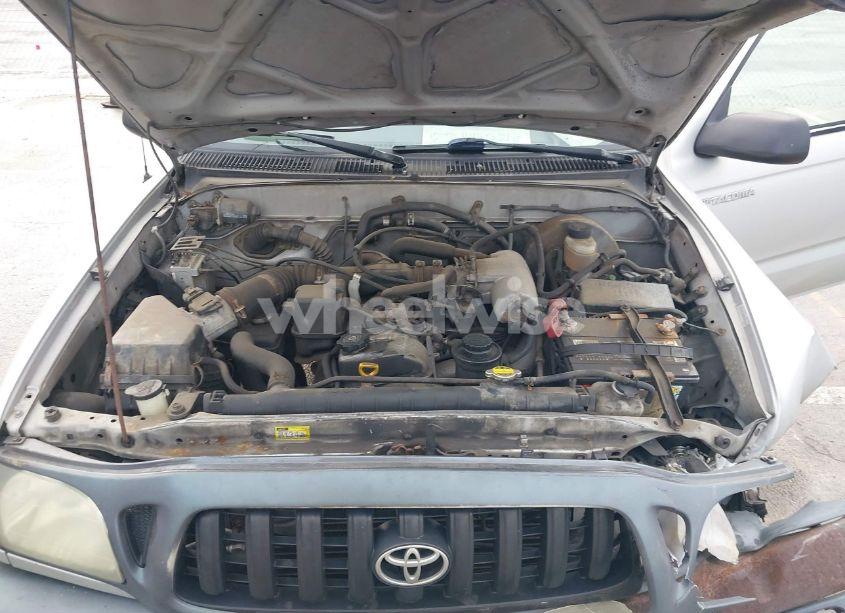 Photo 10 of 2004 Toyota Tacoma (VIN 5TENL42N04Z450119)