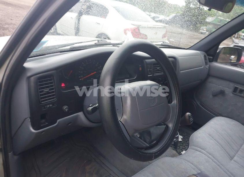 Photo 5 of 2000 Toyota Tacoma (VIN 5TENL42N0YZ703316)